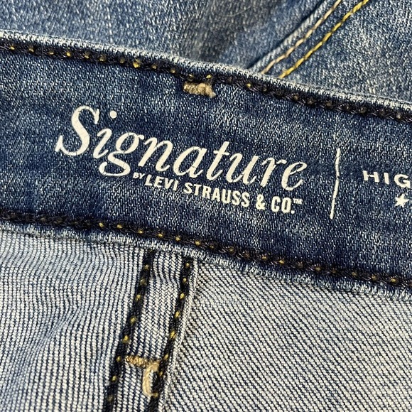 Signature Levi Strauss Shorts Size 12/31 Womens High Rise Bootie Denim Jeans - Picture 7 of 11